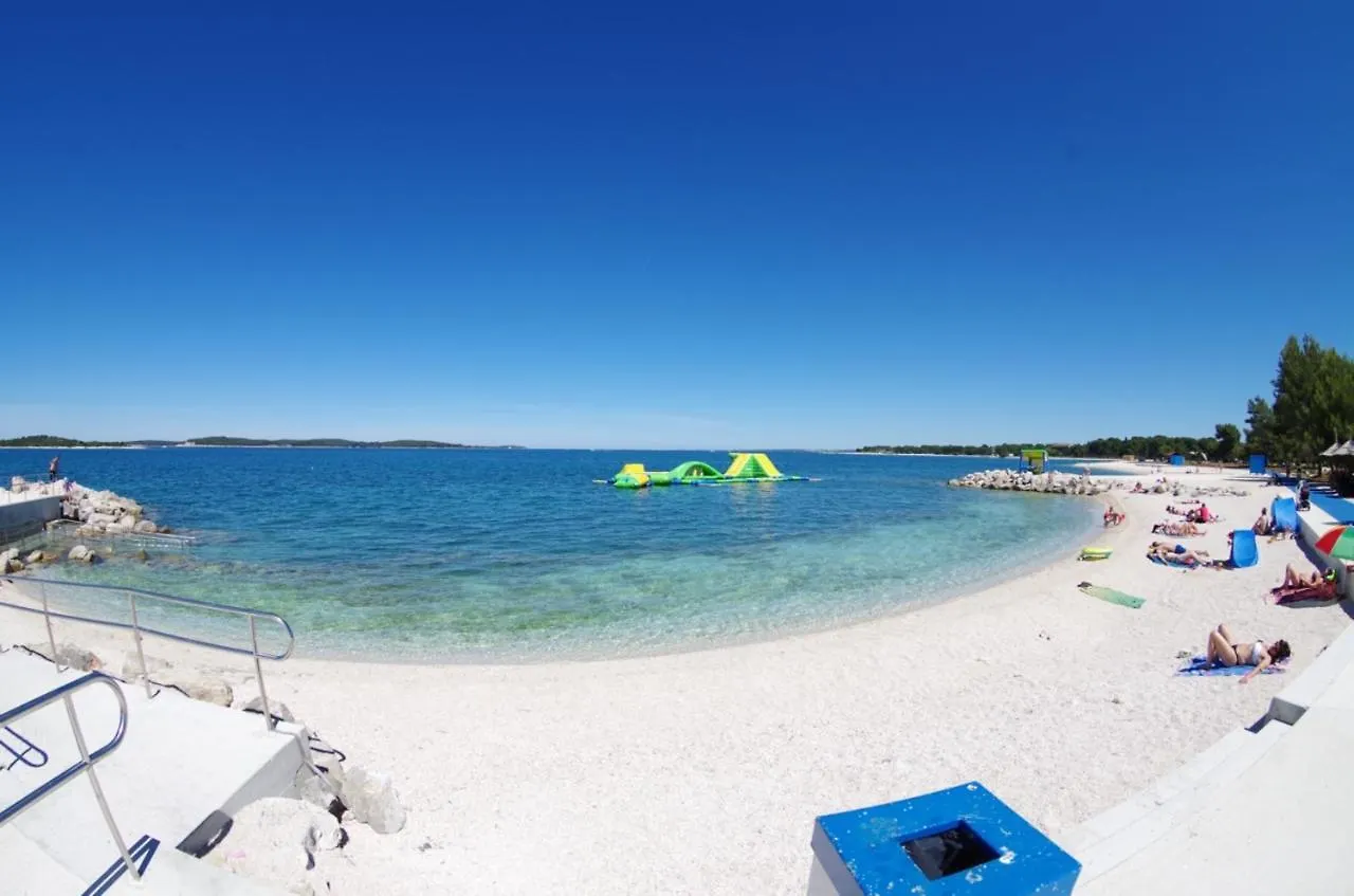 Holiday Apartment Cala Pula 0*,